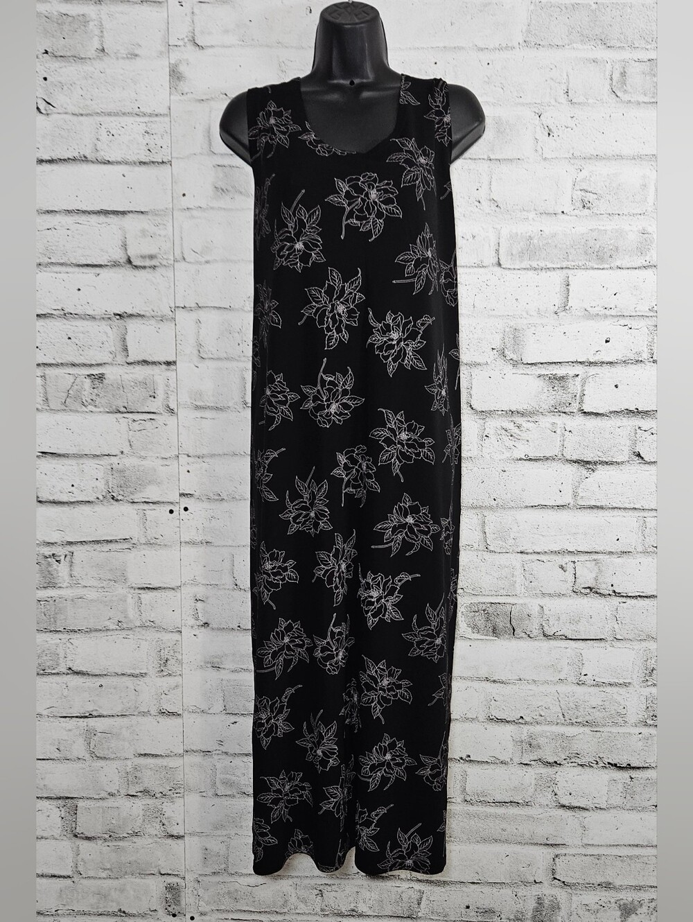 Vintage August Max Woman Floral Maxi Dress Black White Plus Size 2X